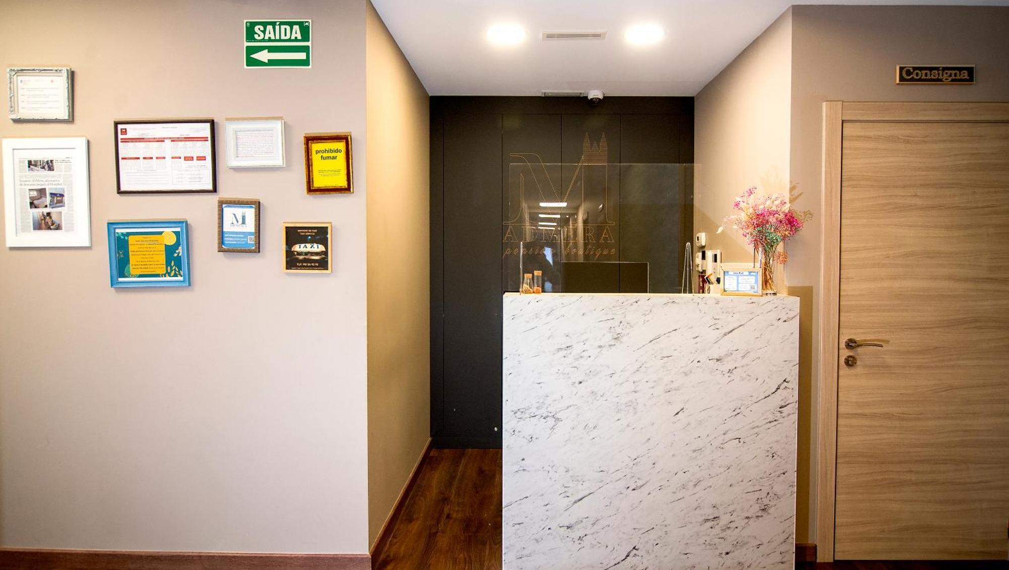 Pensión Boutique AdMera Cerca hospital Clínico Santiago de Compostela Exterior foto